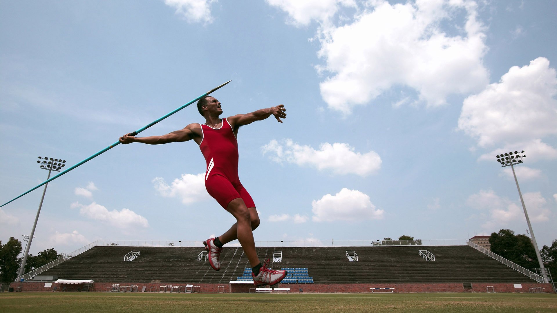 王嘉男再夺冠军跳远锦标赛，王嘉男东京奥运会跳远成绩